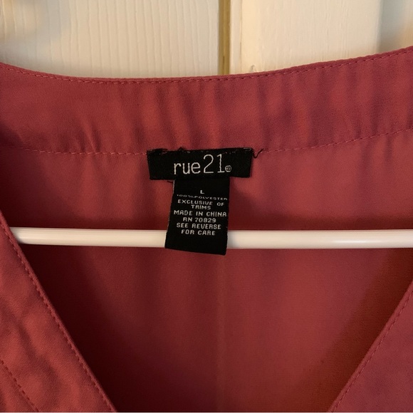 Blouse - Picture 2 of 3